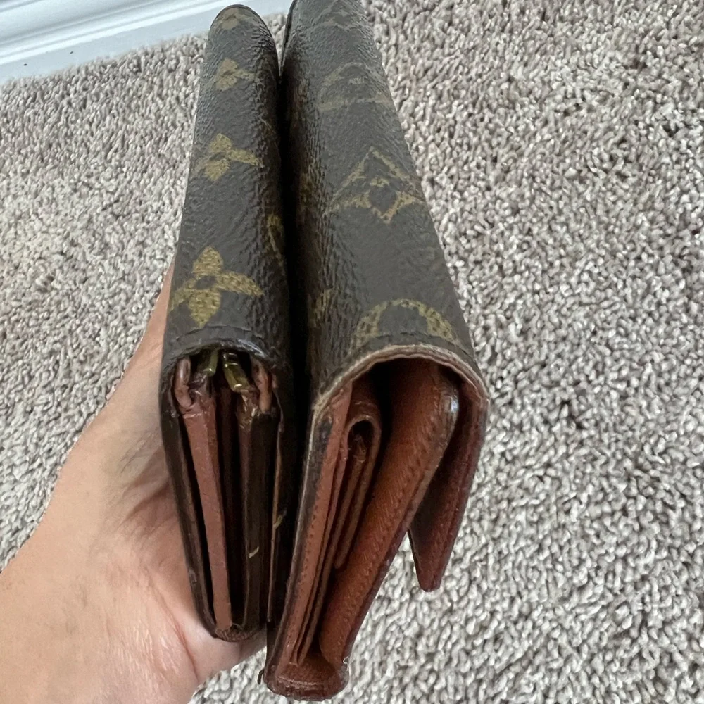 Wallets - Picture 9 of 16